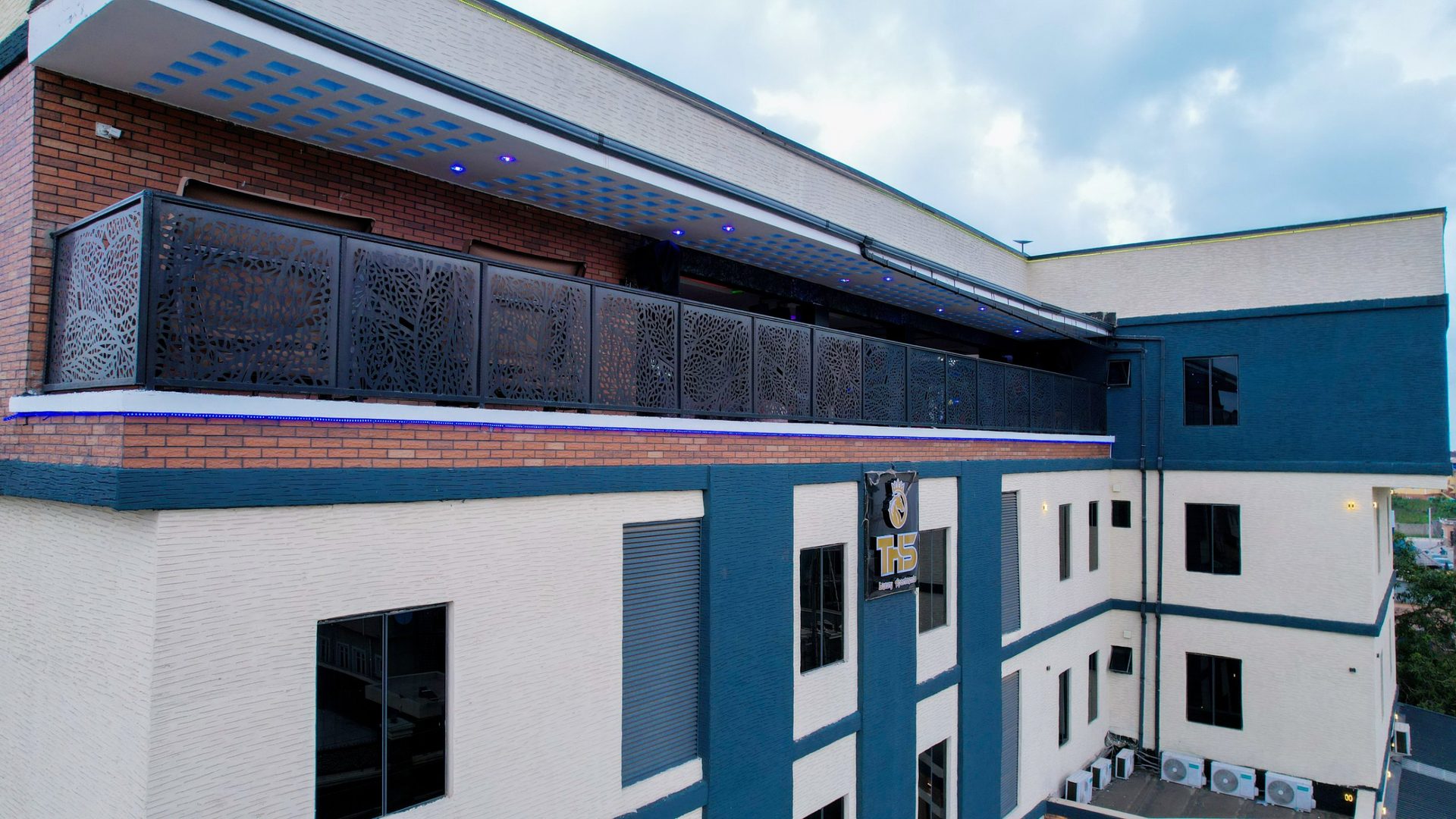 Tonelz building